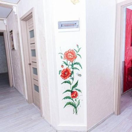 Тараскова 16, Люкс, Юзр Apartment Черкаси Екстериор снимка